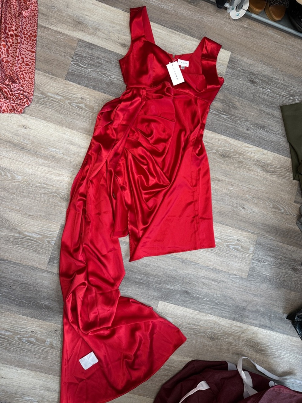 YAURA Red Satin Dress with long side train New with tags EUR 12